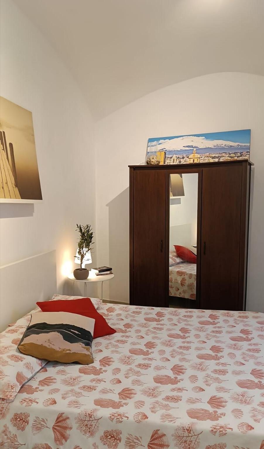 Casa Terra Sicula Apartment คาตาเนีย ภายนอก รูปภาพ